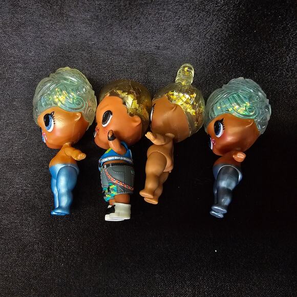 MGA Entertainment LOL Surprise Winter Disco Glitter Globe Girl & Boy Dolls - Picture 4 of 8